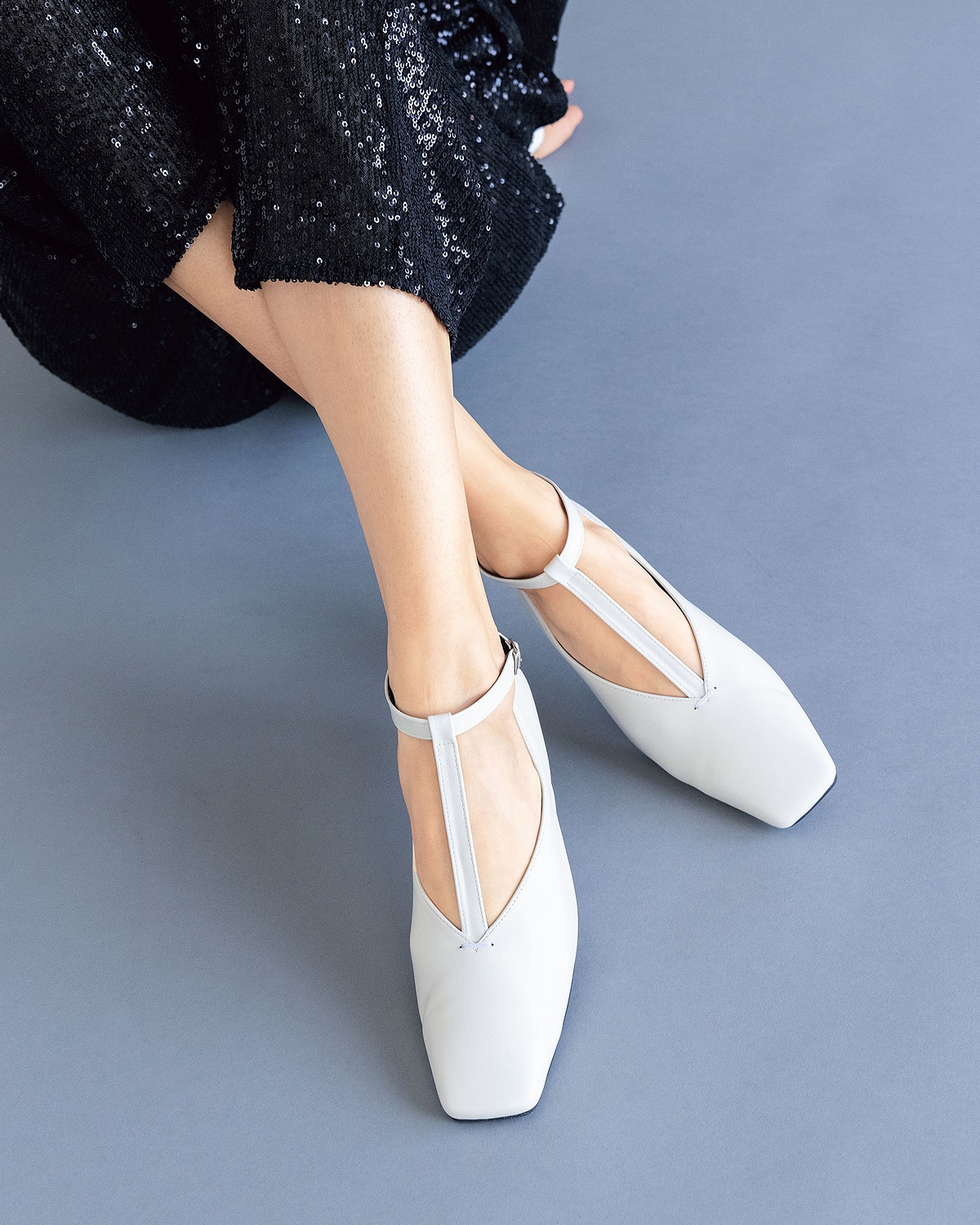 アイボリー着用 【2足で10%OFF】ストラップスクエアトゥフラット