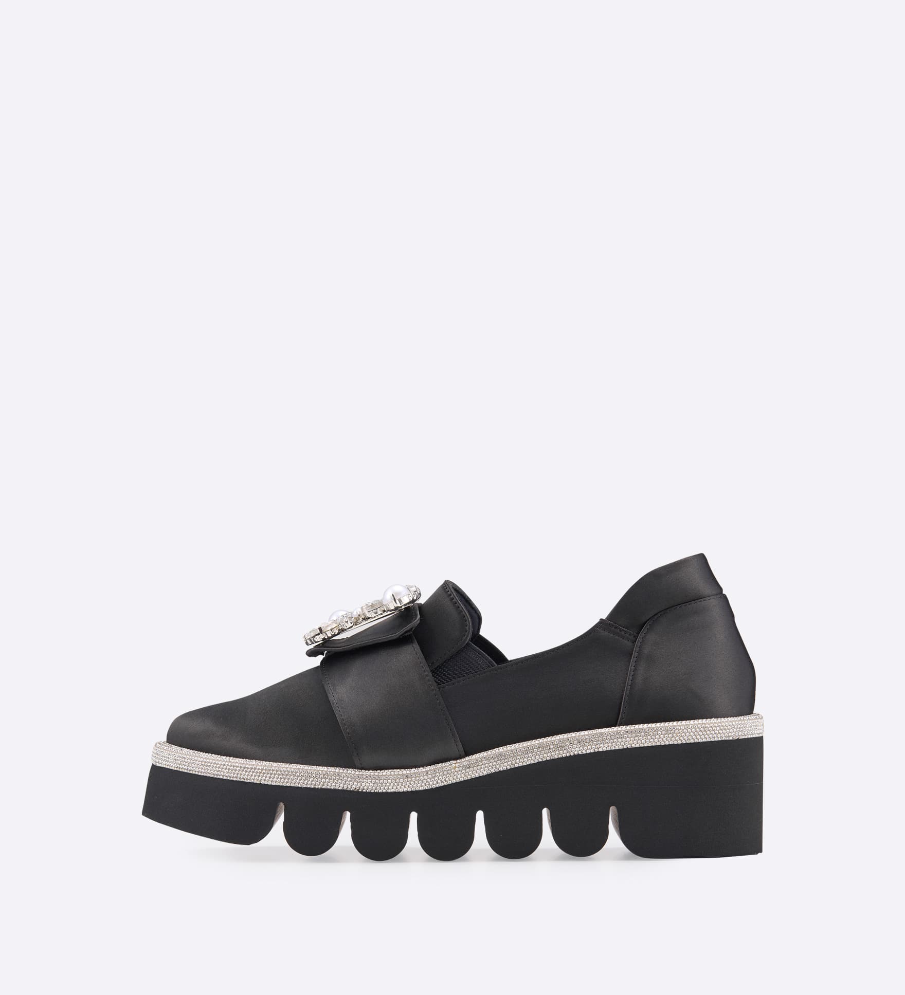 ���A�i�X���b�|��