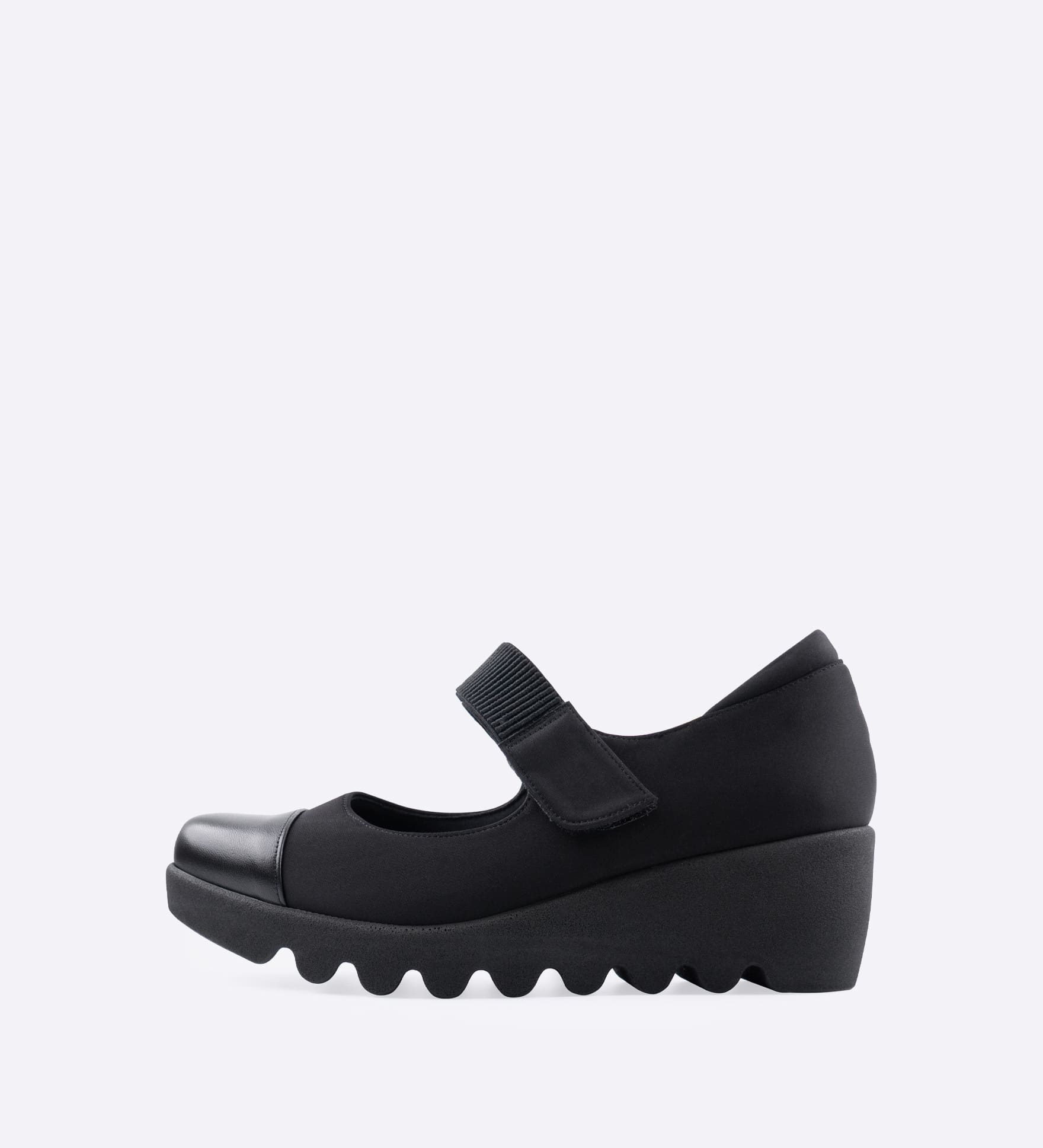 Luxe Fit �X�g���b�`�����[�W�F�[��